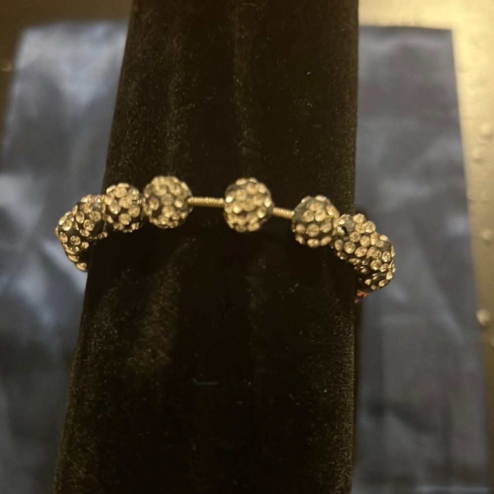 Jessica Simpson pull bracelet - Picture 4 of 5